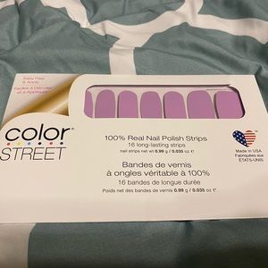 Fashion Prague-er Color Street Nails